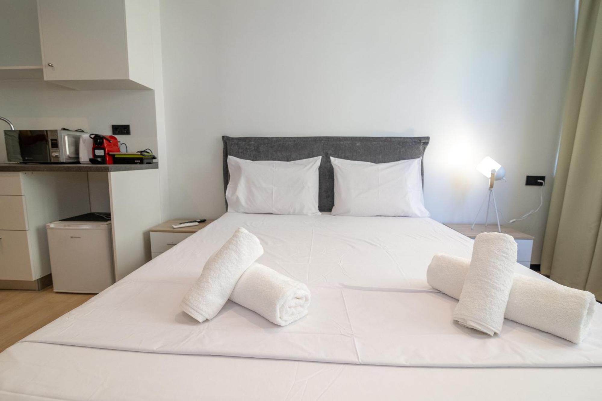 Facadoro Apartments 아테네 외부 사진